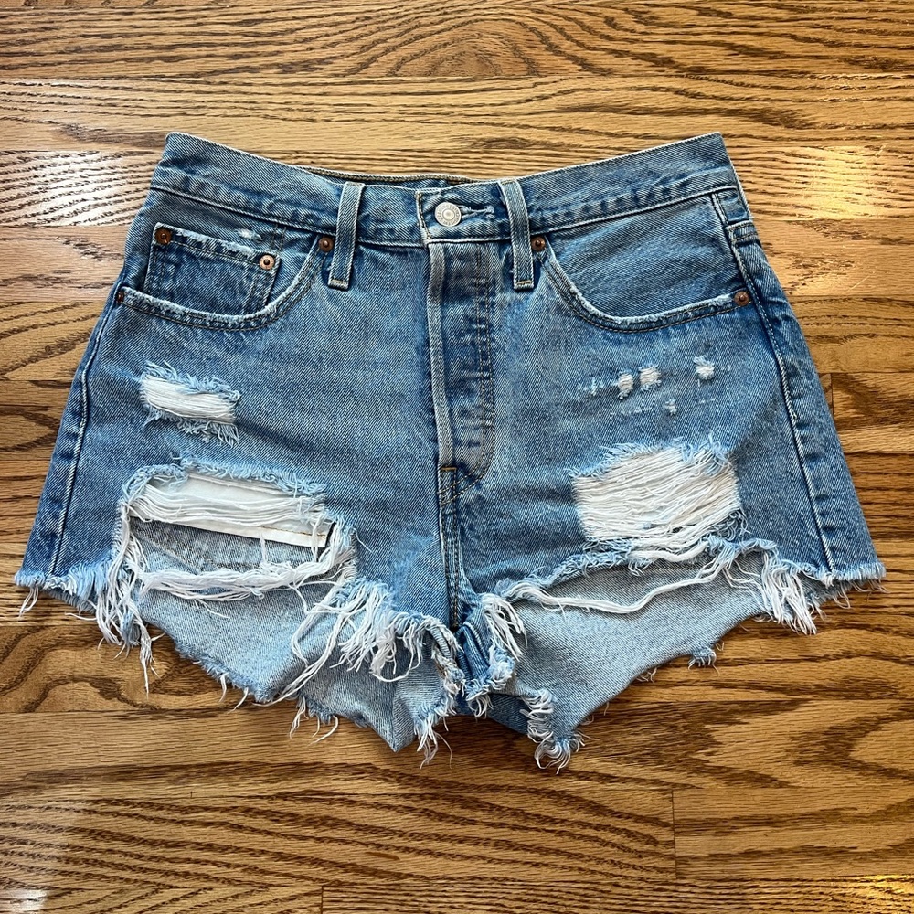 levi’s 501 high waisted denim shorts - Picture 2 of 6